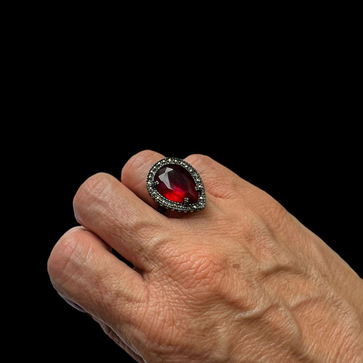 Anillo Drop Pav Rojo Rubí Anillos de Joyería Regina Castillo