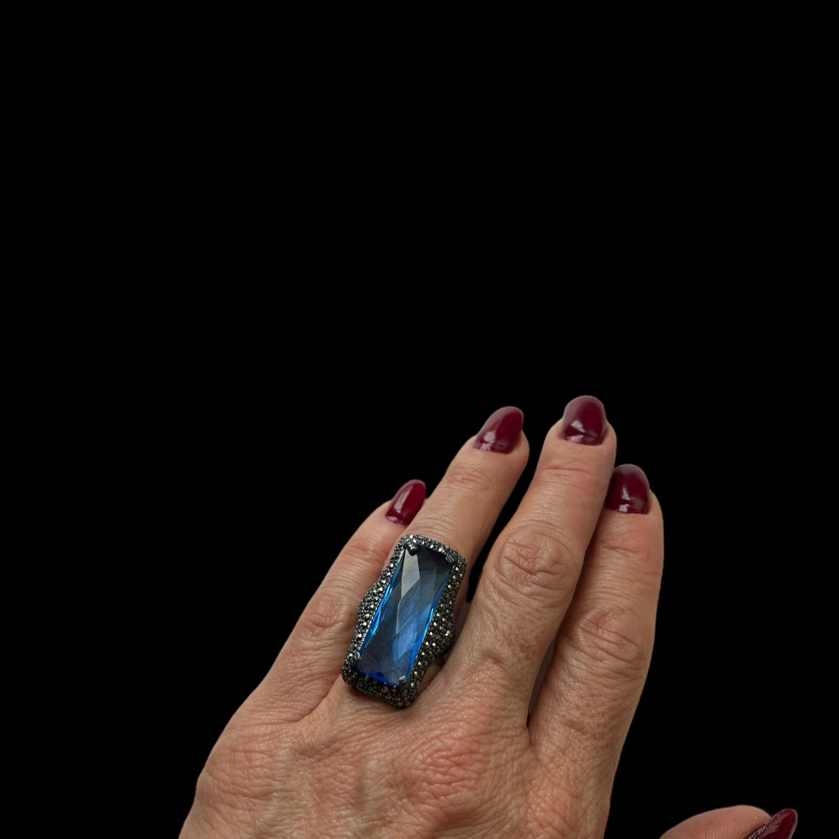Anillo Bag Pavonado Centro Azul - Elegancia Infinita Regina Castillo