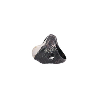 Anillo de Perla Barroca en Plata Negra .925 con Textura Única y Audaz