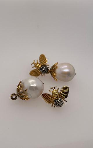 Bee I + Drop Garry Baroque Pearl Earring