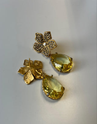 Catha Flower Earring with Classic Drop I Gold 